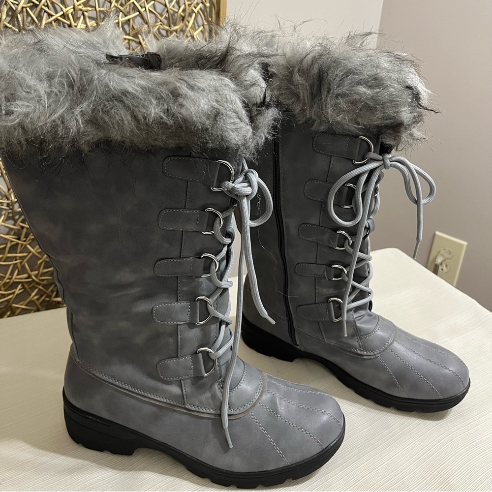 Women’s grey boots SZ 10w wide calf boots new with tags